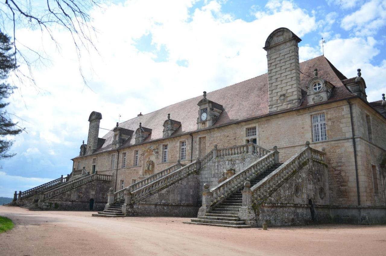 Вилла Les Perruchons Ancienne Grange Renovee Avec Soin Ozolles Экстерьер фото